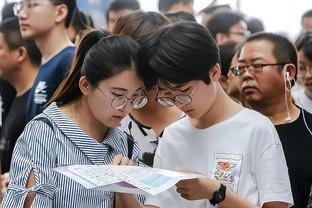 真的很硬！特纳右手指关节脱臼 之后还坚持用左手罚进了一球